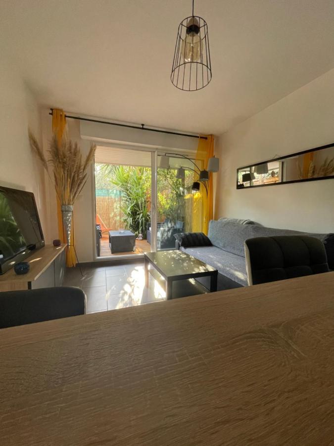 Agreable T2 Traversant Rdc Avec Terrasse + Balcon+ Parking 2 Places Монпелье Экстерьер фото